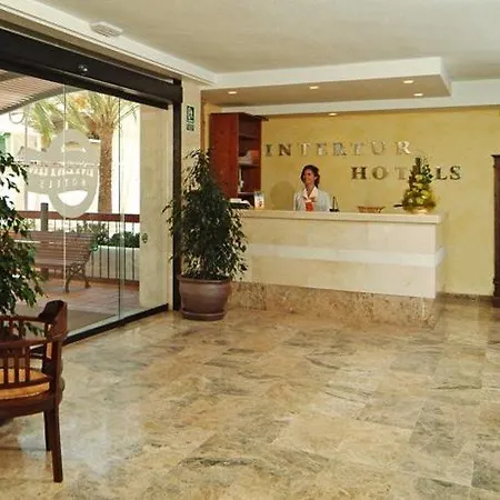 Leonardo Santa Eulalia Apartmán