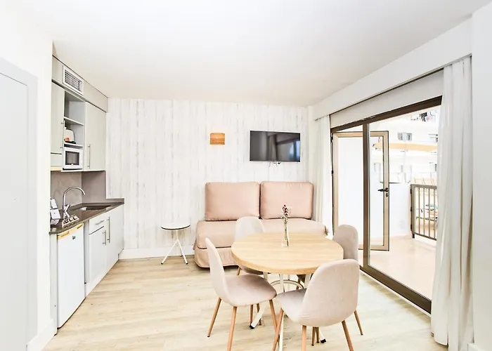 Leonardo Santa Eulalia Apartamento *