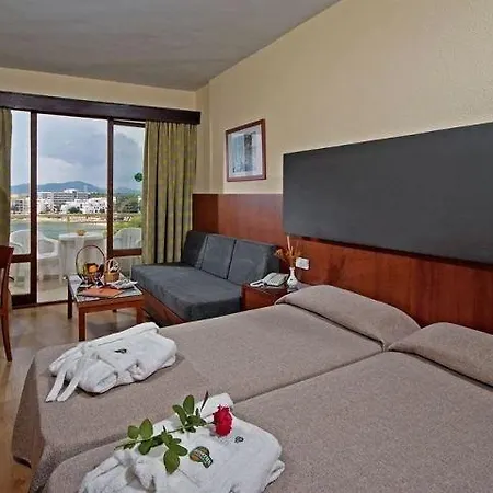 Leonardo Ibiza Santa Eulalia 아파트