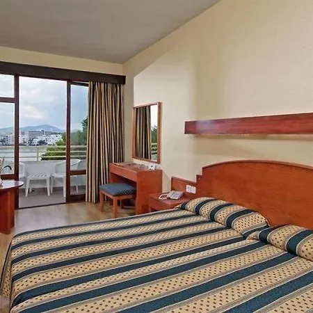 Leonardo Ibiza Santa Eulalia * Santa Eularia des Riu