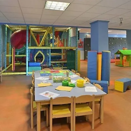 Leonardo Ibiza Santa Eulalia 아파트 *