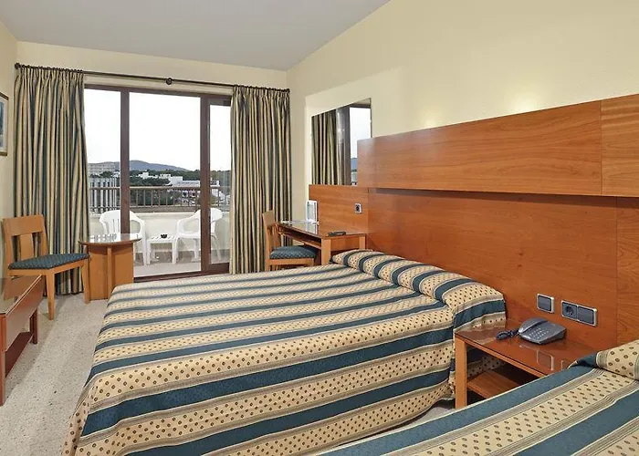 Leonardo Santa Eulalia Apartment *