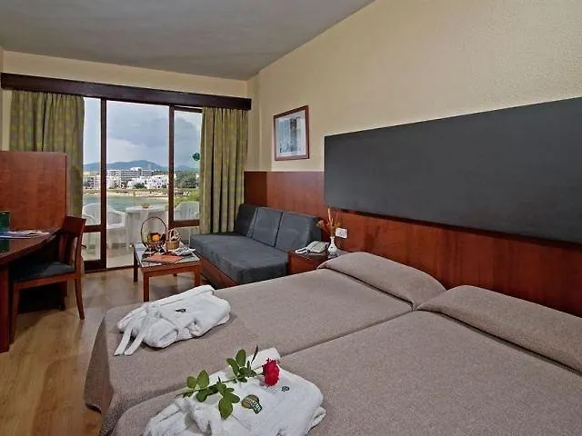 Leonardo Santa Eulalia Apartment