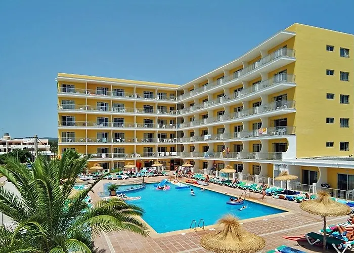 Leonardo Santa Eulalia Apartment *